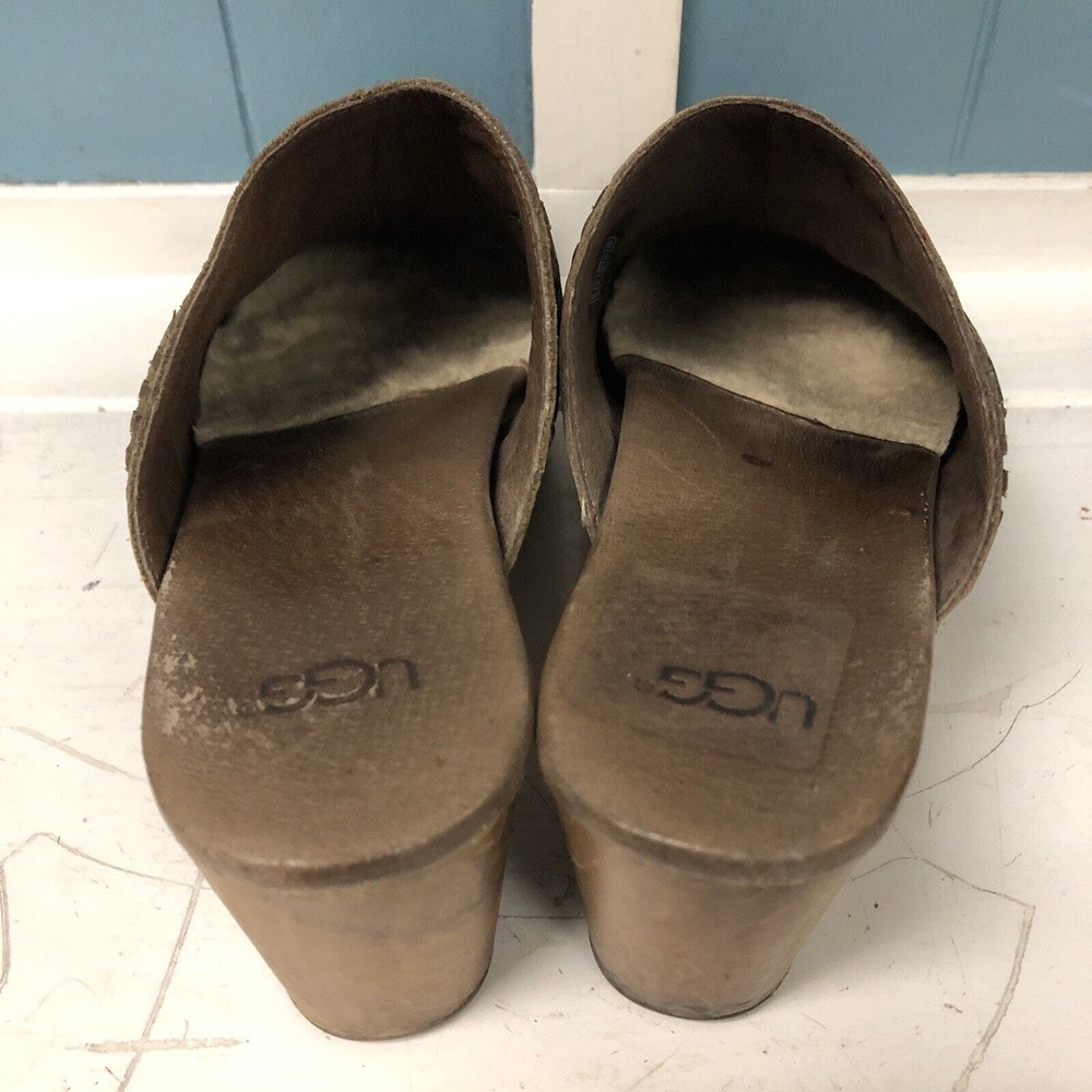 UGG‎ Women's Size 9 Slip On Clogs, Tan Brown Clogs With Wooden Heels - Picture 7 of 9